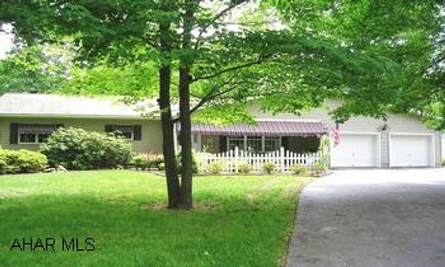 CHARMING 2 BED, 2 BATH RANCHER ON A LOVELY LOT IN BELLEMEADE. PARTIALLY FINISHED LOWER LEVEL. ENCLOSED SUN PORCH 12X24. WELL LANDSCAPED LOT. CHARMING 2 BED, 2 BATH RANCHER ON A LOVELY LOT IN BELLEMEADE. PARTIALLY FINISHED LOWER LEVEL. ENCLOSED SUN PORCH 12X24. WELL LANDSCAPED LOT.