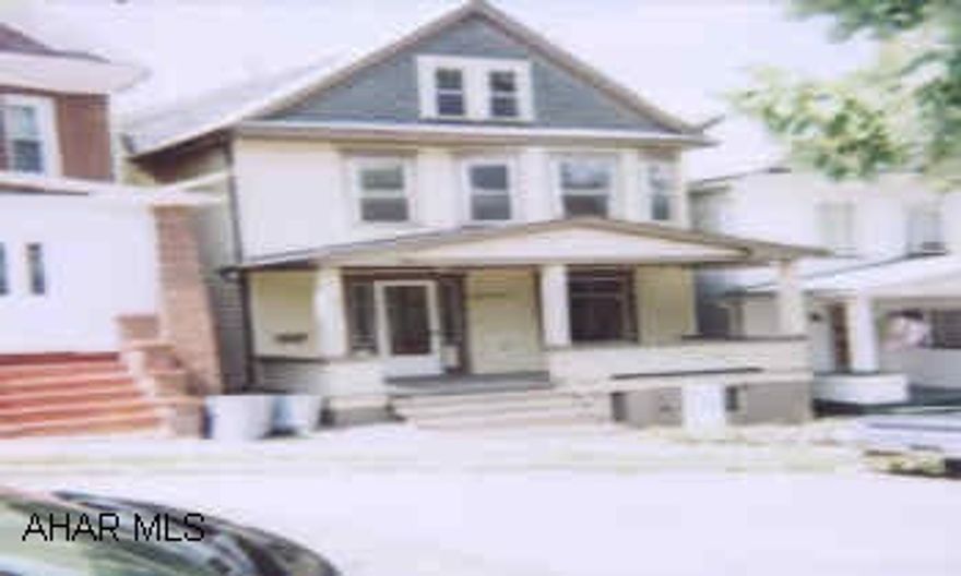 2 STORY FRAME. 2 STORY HOME IN A GREAT NEIGHBORHOOD. PERFECT STARTER HOME. HAS OFF STREET PARKING. TAKE A LOOK AT THIS ONE. CALL MARY MCCAULLEY.