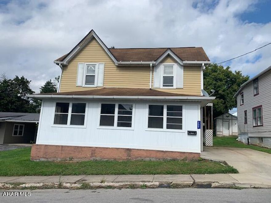 Great investment property or starter home. Home needs some improvements but solid construction. Aluminum siding, shingle roof, nice large flat lot. Call and schedule your showing today.