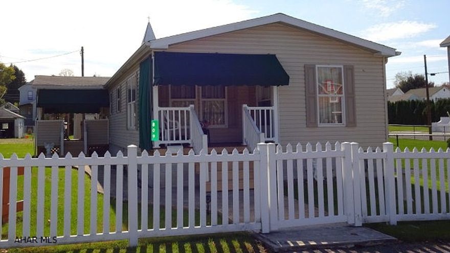 Absolutely the coziest and cleanest nest you could find. Excellent condition, Walk in closets, Lots of storage space, Utility shed has electricity and 2 levels of storage. Spacious two car garage