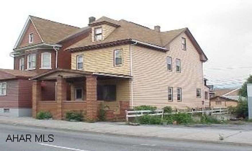 Zoned Neighborhood Business.  Tenant occupied - month-to-month lease @ $200/month. Zoned Neighborhood Business.  Tenant occupied - month-to-month lease @ $200 /month