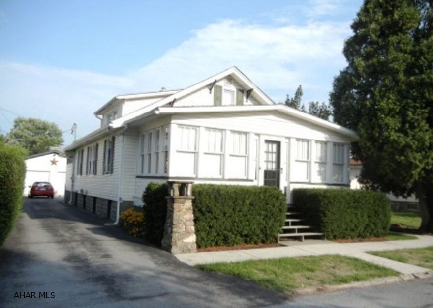 Garden heights beauty,updated kitchen & bath. Family room with vaulted ceiling and gas fire place. 1st floor laundry rm. In ground pool. 2 car garage-heated w/electric & cable TV. Newer roof. One bedroom is captive.
