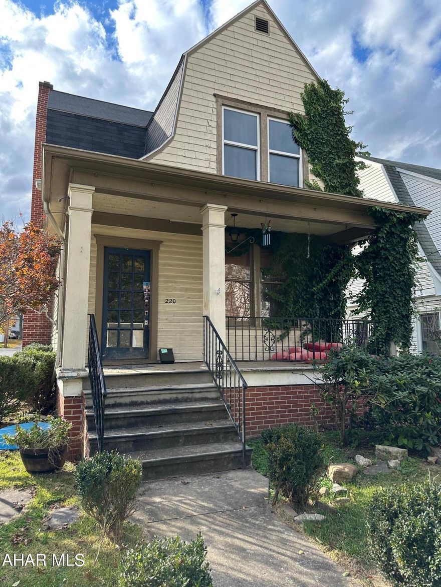 1.5-story home situated in Downtown Bedford. Three bedrooms, one full bath, living room, kitchen with dining area and den. Full unfinished basement, oil hot water heat and 100-ampere electric.