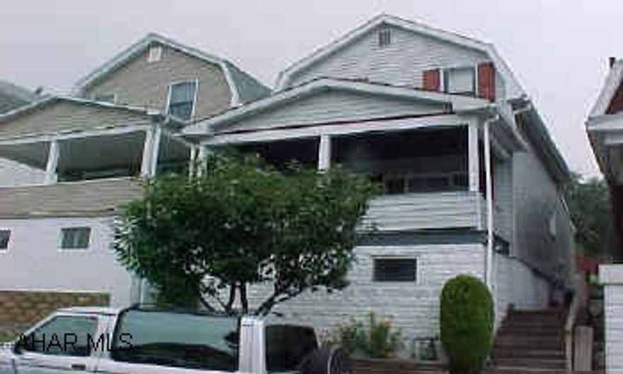 2 story, 2 bedrooms, vinyl siding, updated kitchen and bath. New carpet. Very clean. Move in condition. 2 story, 2 bedrooms, vinyl siding, updated kitchen and bath. New carpet. Very clean. Move in condition. Electric system - 100 amp