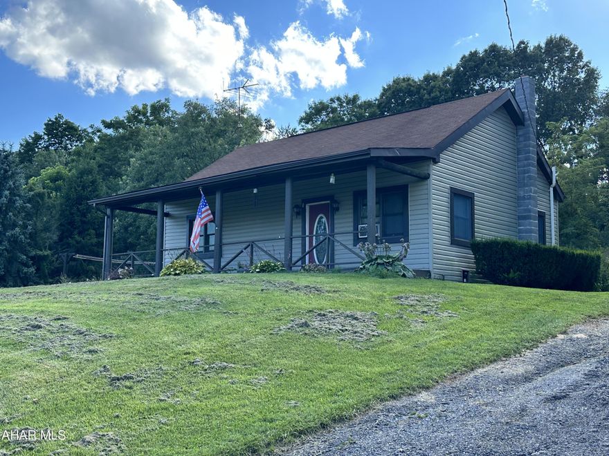 This beautifully built log home has a lot to offer. Sitting in a quiet country setting, this house is waiting for you to make it your forever home. The fully finished basement offers space for more bedrooms, an office, a den or whatever you want to create. It also has the possibility of adding a second bath. Come check this place out and see why it should be yours.