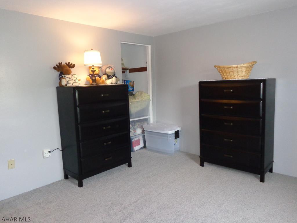 Maple Hollow - Residential