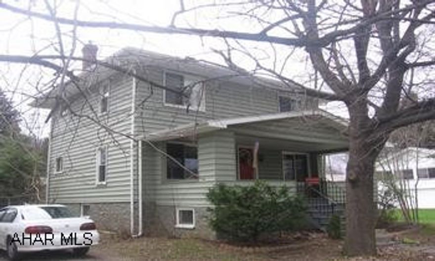 Newly remodeled 3 bedroom home on an oversized lot. Convenient location. Home features new drywall, wiring, ceramic tile, kitchen, and bath. Newly remodeled 3 bedroom home on an oversized lot. Convenient location.  Home features new drywall, wiring, ceramic tile, kitchen, and bath.