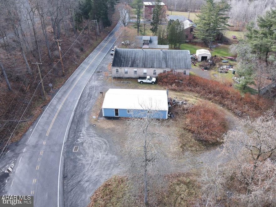 24 x 48 Building Ready for Your Business Looking for a versatile and functional space for your growing business? This former engineering office is designed to meet your needs with 1152 square feet of workspace, including private offices and a conference room. All walls on the interior are non-supportive and this space can be opened up and configured to meet your needs. Whether you're expanding or establishing a new base, this property offers the perfect blend of functionality and space. Schedule your tour today and make this property the future home of your business!