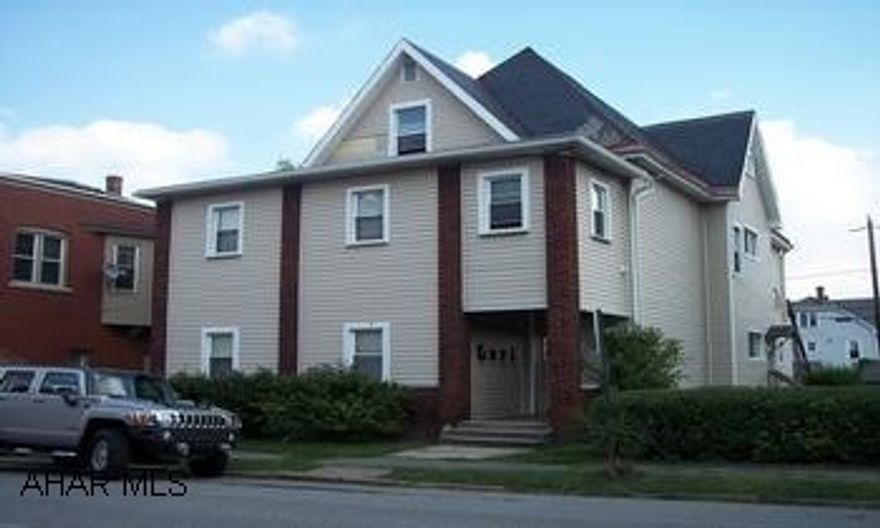 6-1bedroom units with seperate entrances vinyl sided, automatic hall lights