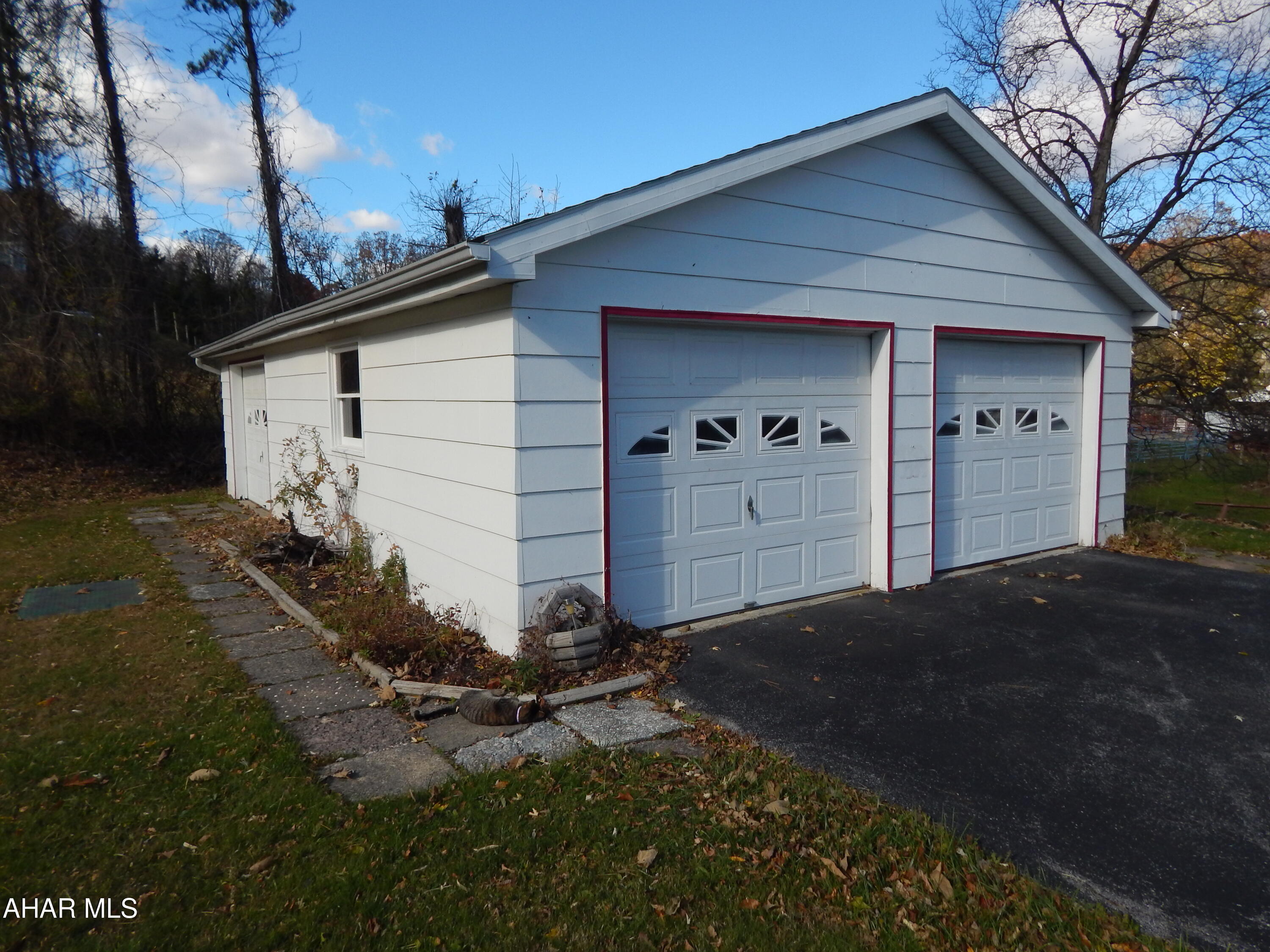 Maple Hollow - Residential