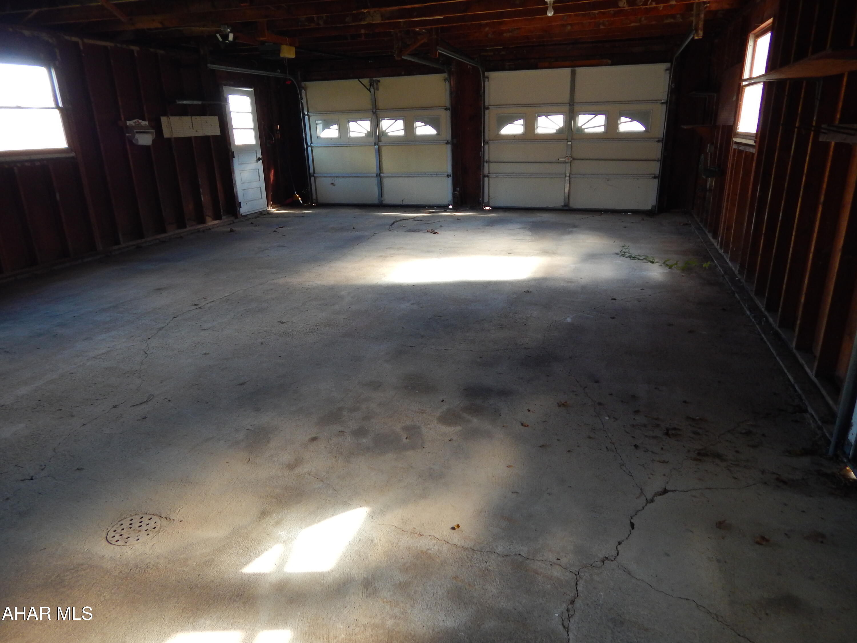 Maple Hollow - Residential