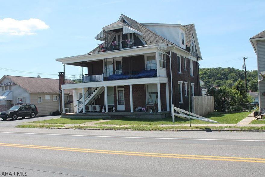 Great investment opportunity. This Multi -Unit (4) has so much to offer with many up grades. Rent includes water and sewer.and garbage. Tenants are responsible for their own utilities.