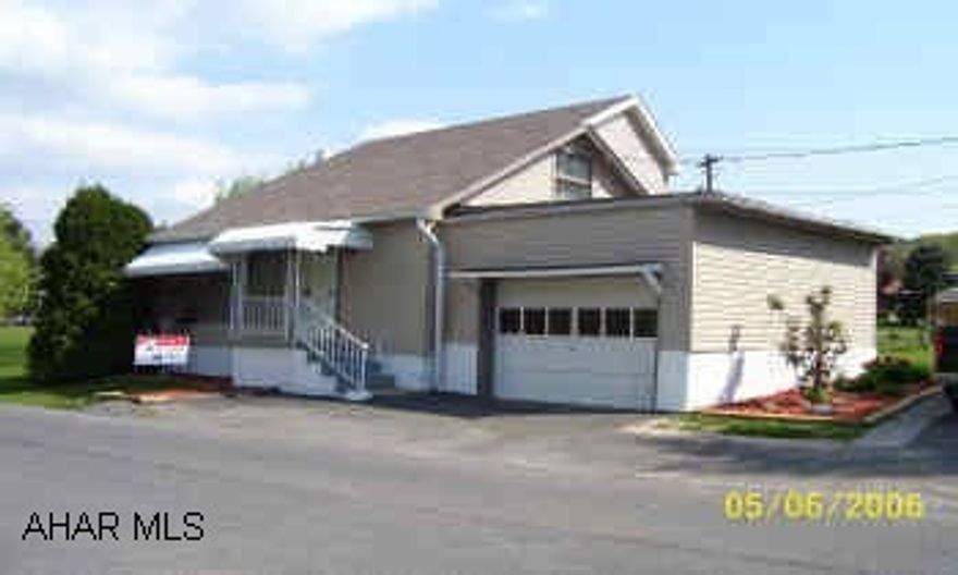 Good looking, cozy home, lots of recent updates, great value! Simply adorable 2 Br. cutie (1Br/captive) new vinyl siding, new roof, freshly painted interior, great neighborhood. Agent is relative of seller.