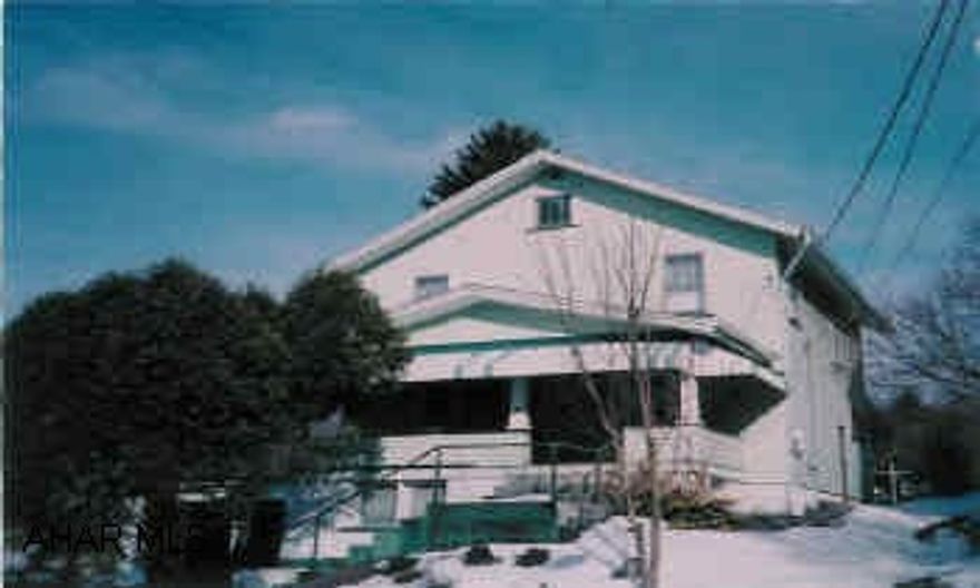 Nice 2-Story traditional w/3BR/1BA, living room, dining room. Great starter home for a young couple.