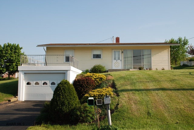 Lakewood Manor - Residential