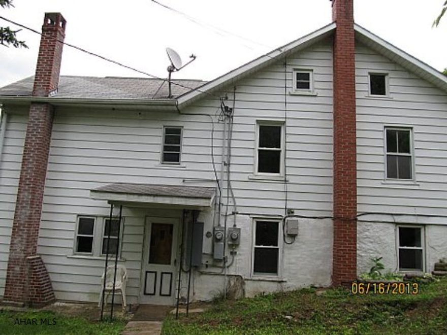 To report any concerns with a listing broker/agent or to report any property condition or other concern needing escalation, please call:1-877-617-5274.  There is a shared well at this property.