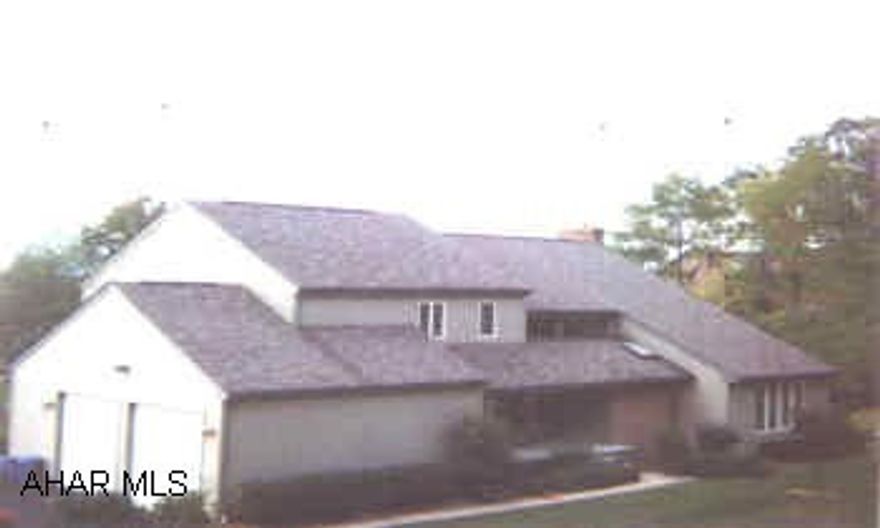 2 STORY CONTEMPORARY ON .82 ACRES, 4 BEDROOMS, SPACIOUS THROUGH-OUT. FINISHED BASEMENT, SUNKEN LIVING ROOM. PRESTIGIOUS PROPERTY IN PRESTIGIOUS AREA!