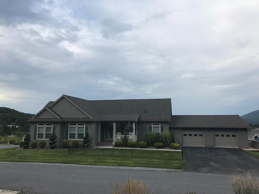 A great opportunity with an awesome view. This 1 1/2 story home has 3 bedrooms 2 bathrooms and sits on a corner lot over looking East Freedom. The large master suite has a large walk in closet and features a master bathroom with tub and tile shower. The open concept allows for easy flow from the living room to the kitchen and attached dining room. Quartz countertops adorn the updated kitchen. The large deck is great for barbecuing and just taking in the beautiful mountain views.