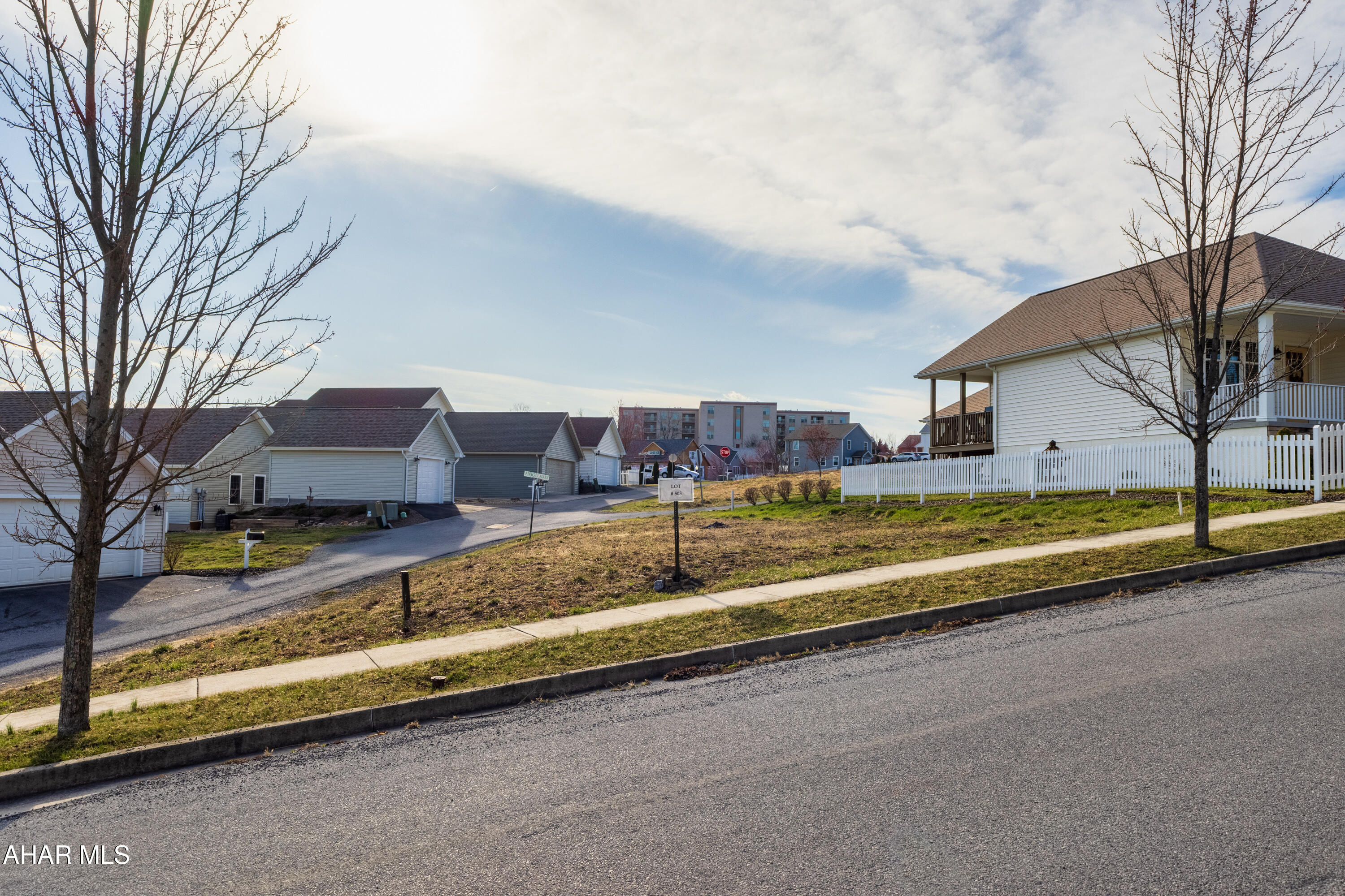 Holiday Hills - Commercial Sale