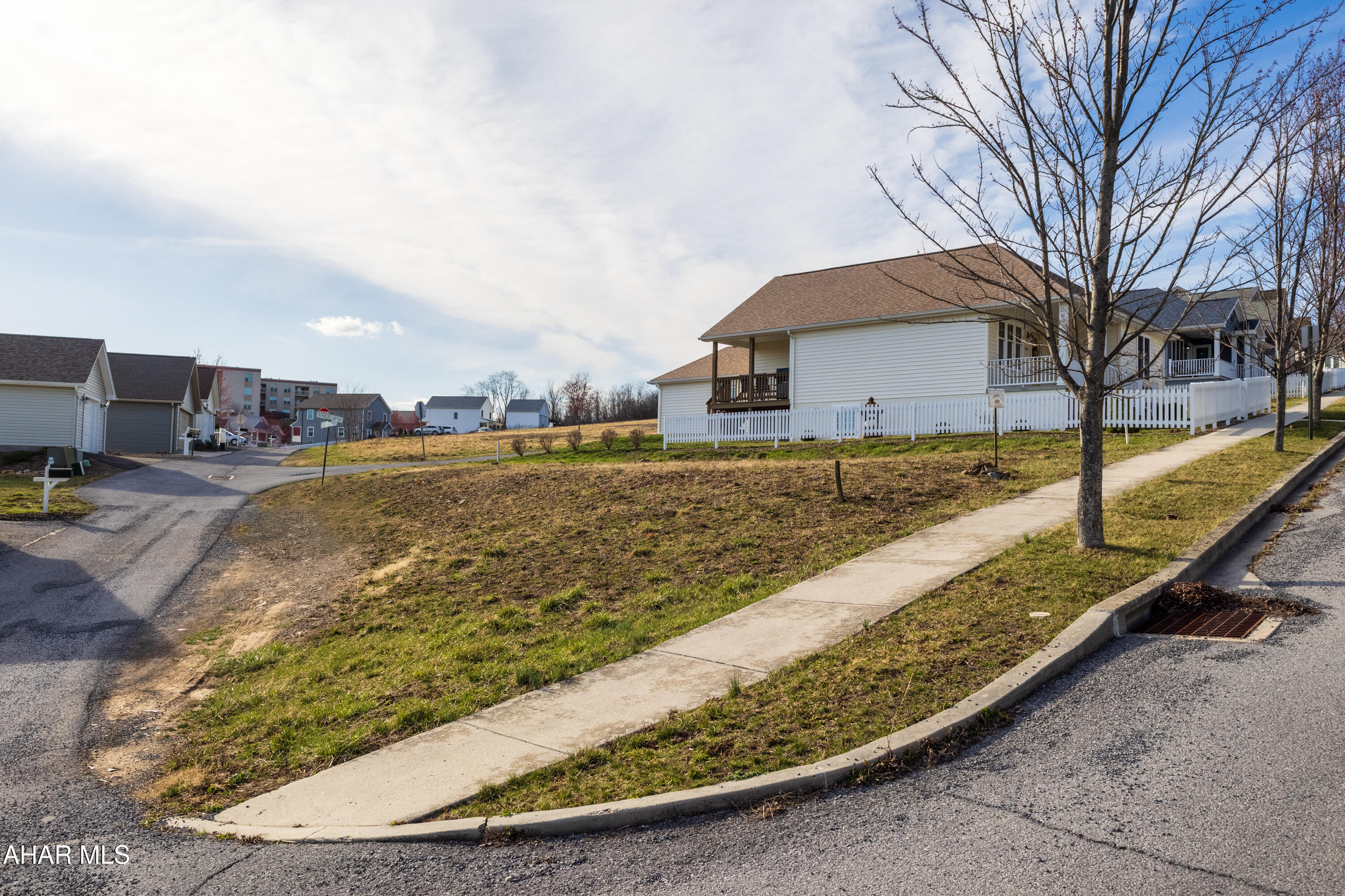 Holiday Hills - Commercial Sale