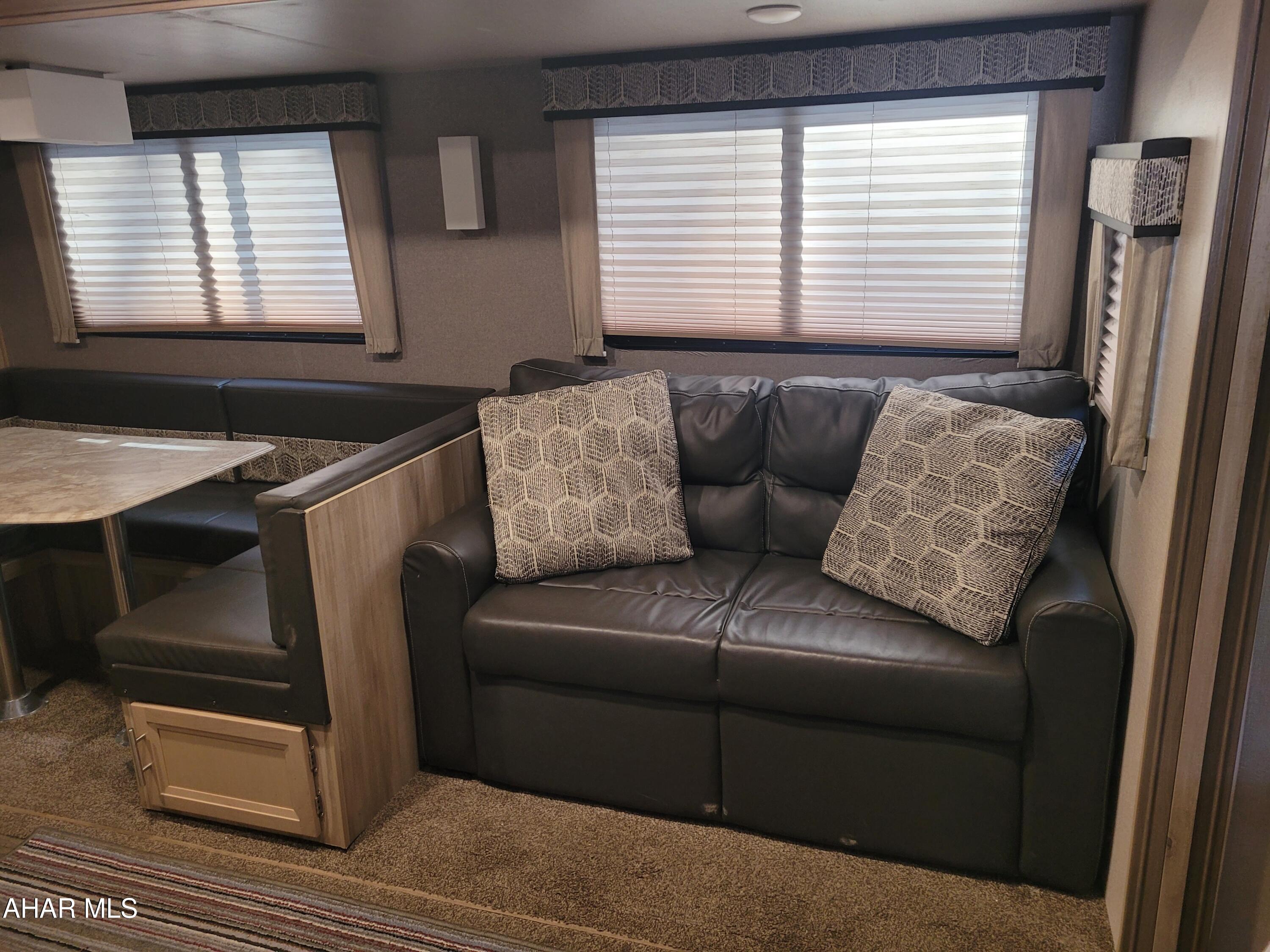 Glendale Yearound - Residential