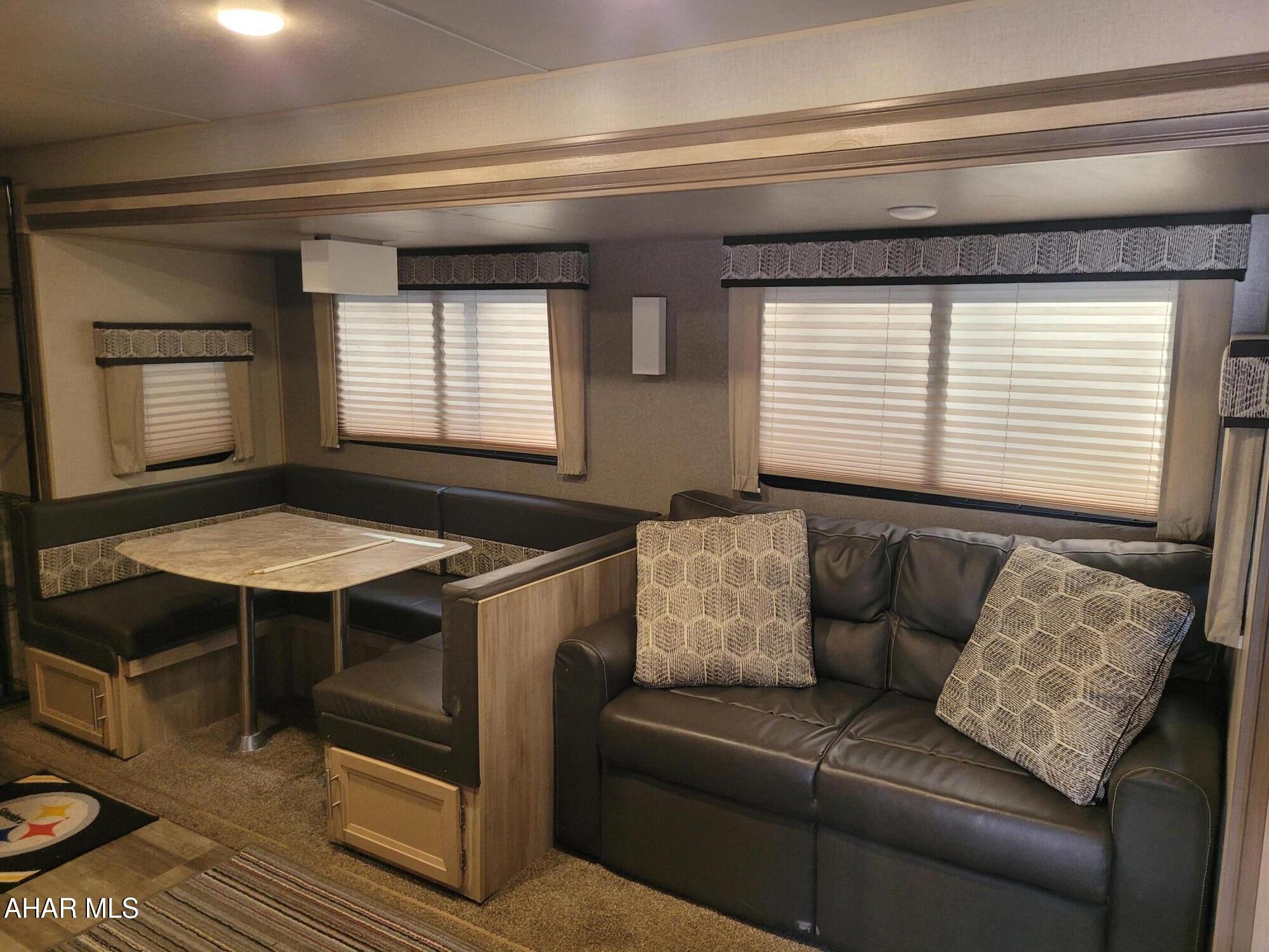 Glendale Yearound - Residential