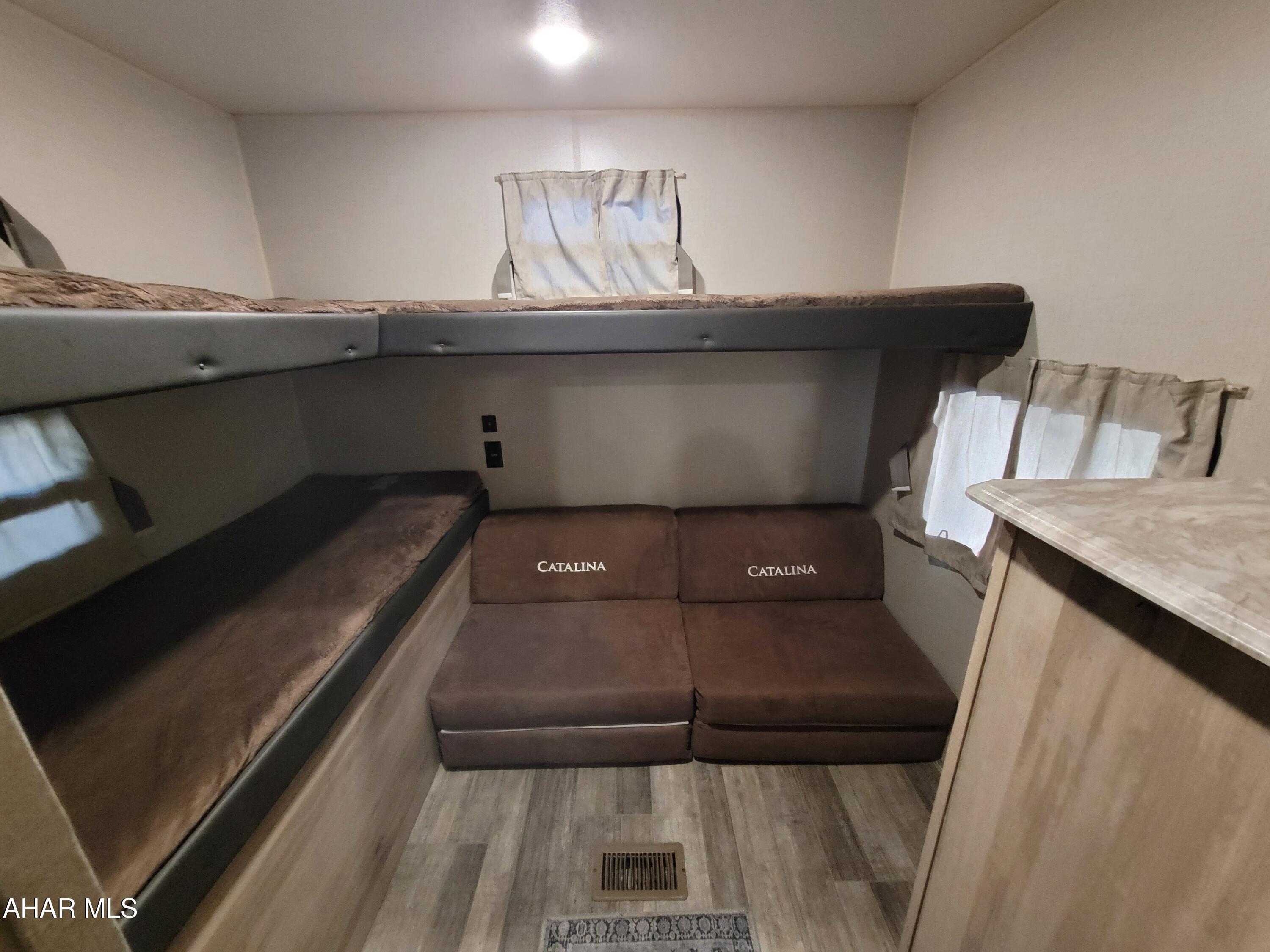 Glendale Yearound - Residential