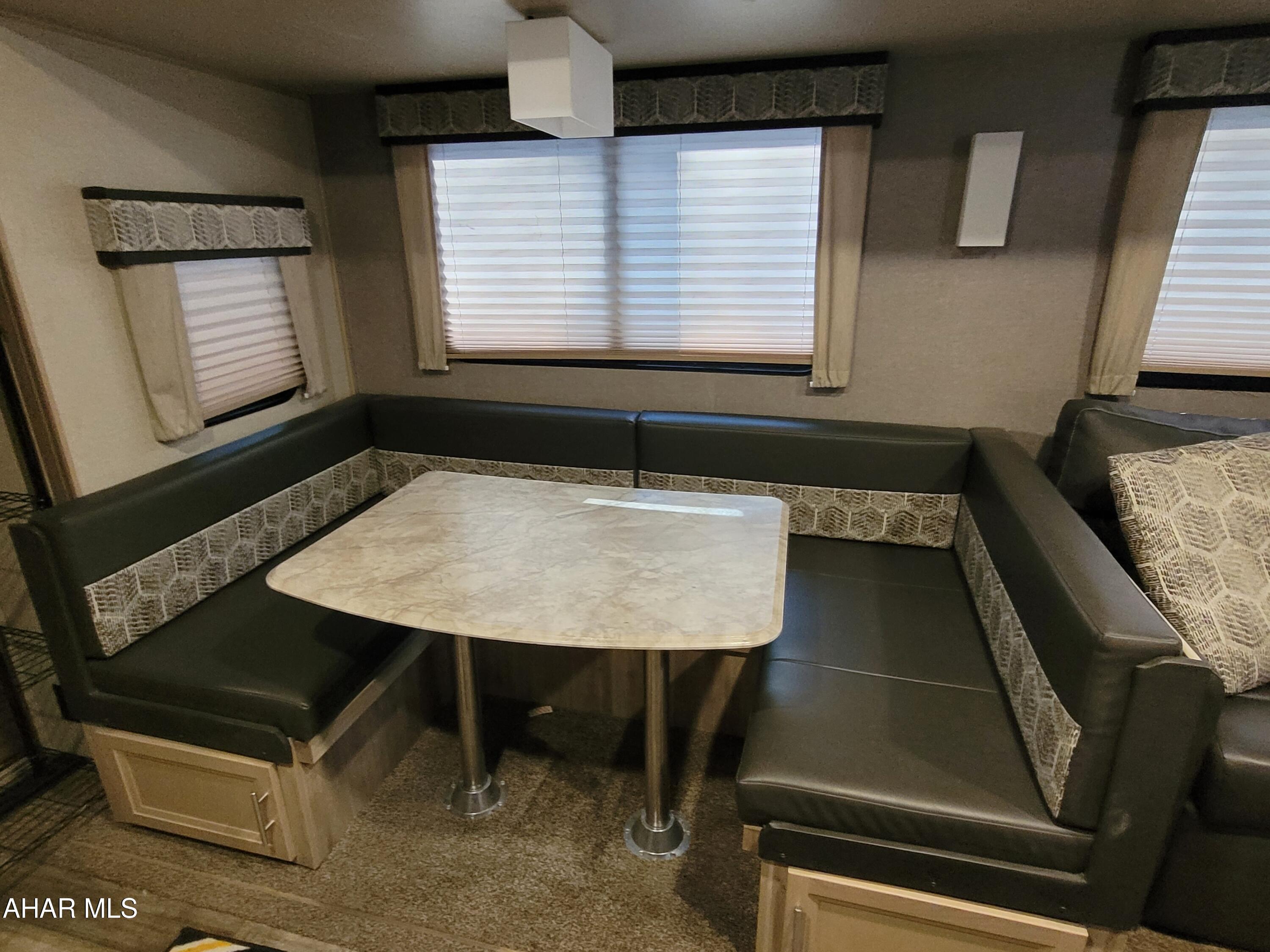 Glendale Yearound - Residential