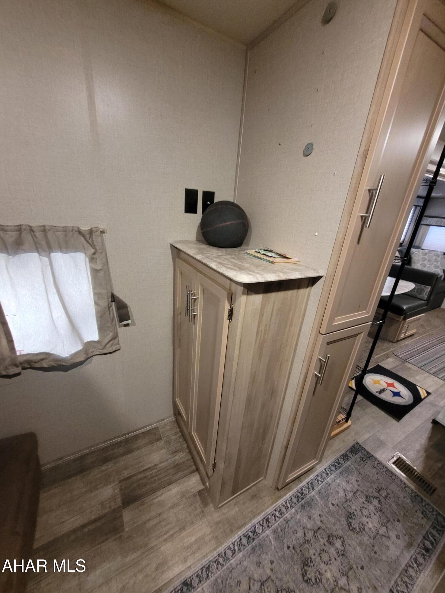 Glendale Yearound - Residential