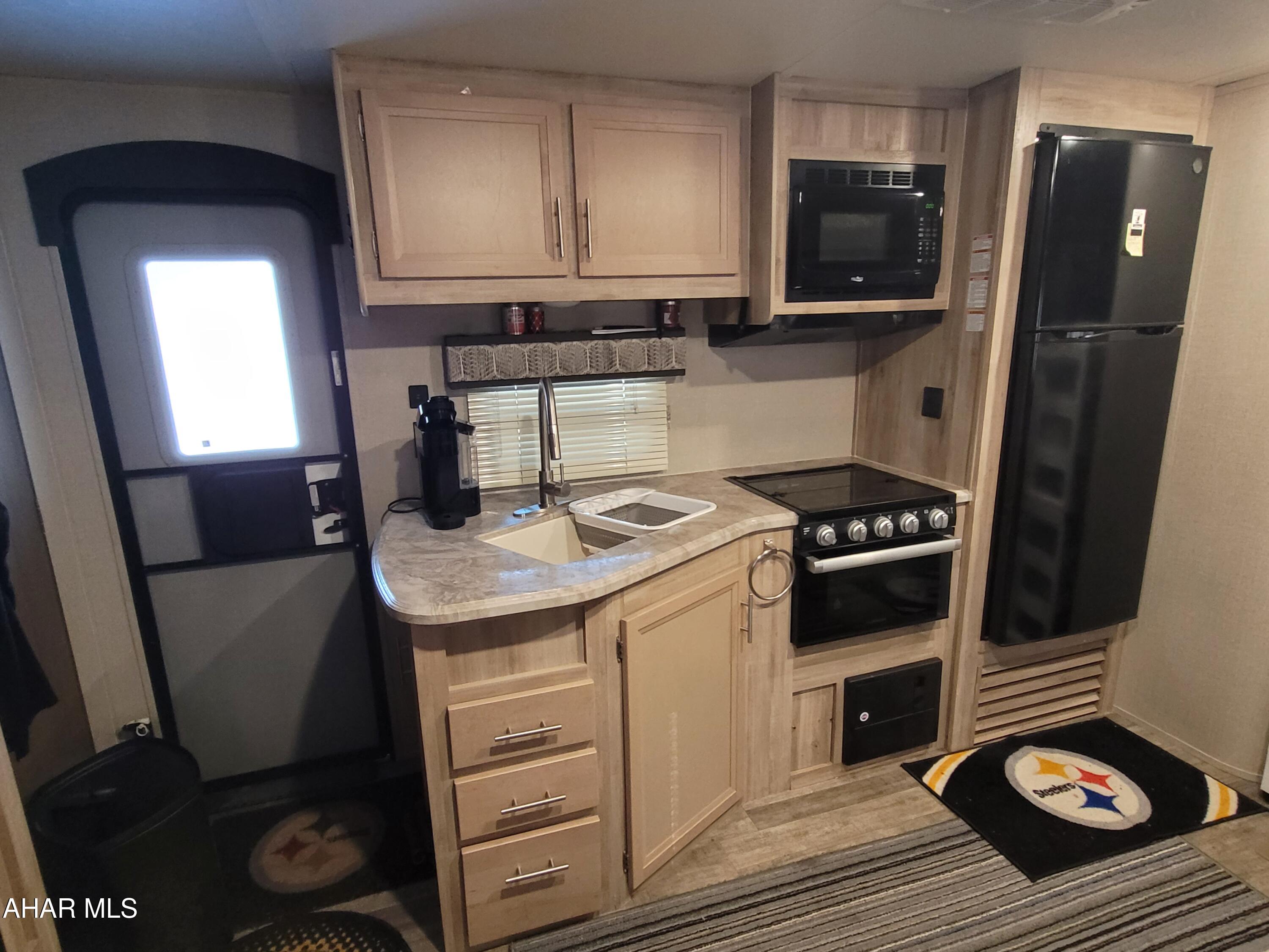 Glendale Yearound - Residential