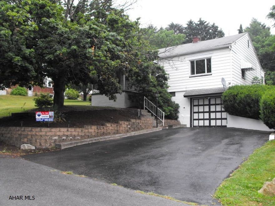 Eat-in kitchen with washer dryer hook-ups, lg. sunroom w/skylights. Needs some updating close to Highland Park. Appraisal on file.