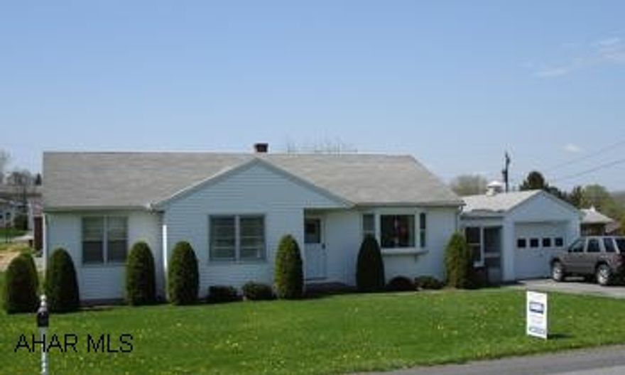 Nice one story in borough of Woodbury. Hardwood floors under carpet, plastered walls. Nice corner lot. First floor laundry. Upgraded electric service (200 amp) Nice one story in borough of Woodbury. Hardwood floors under carpet, plastered walls. Nice corner lot. New upgraded electric sevice. (200 Amp Breaker Box)  First floor laundry.
