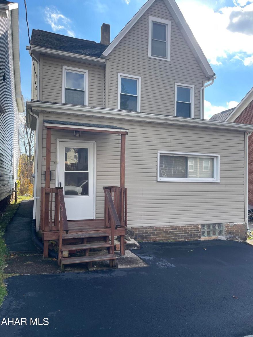 Nice home - priced to sell fast! Nice kitchen - also offers 2 bedrooms, 1.5 baths and central air. Convenient 1st floor laundry.