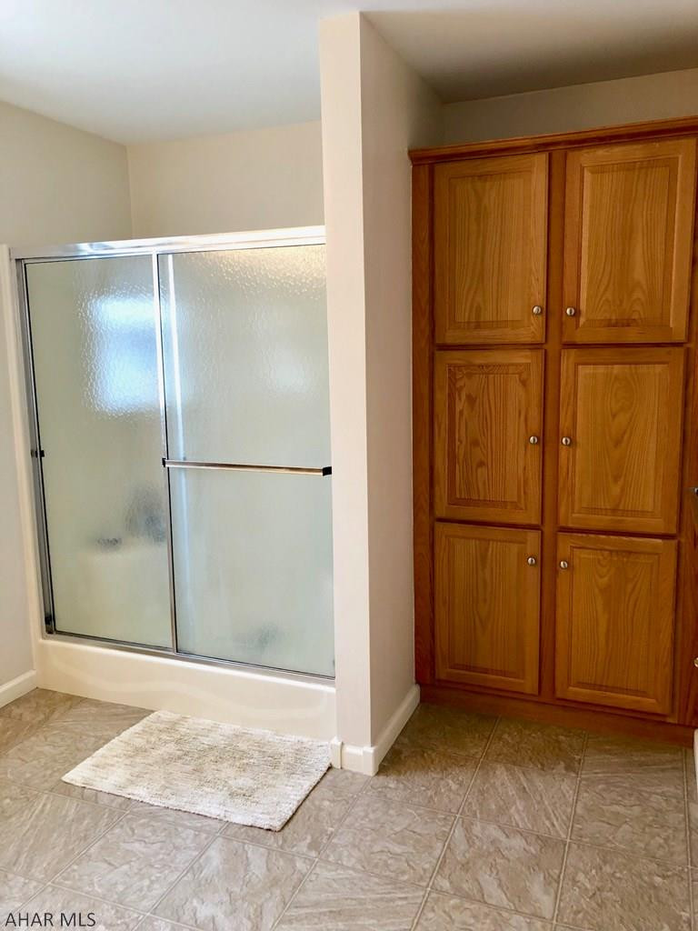 Hawthorne Manor - Residential