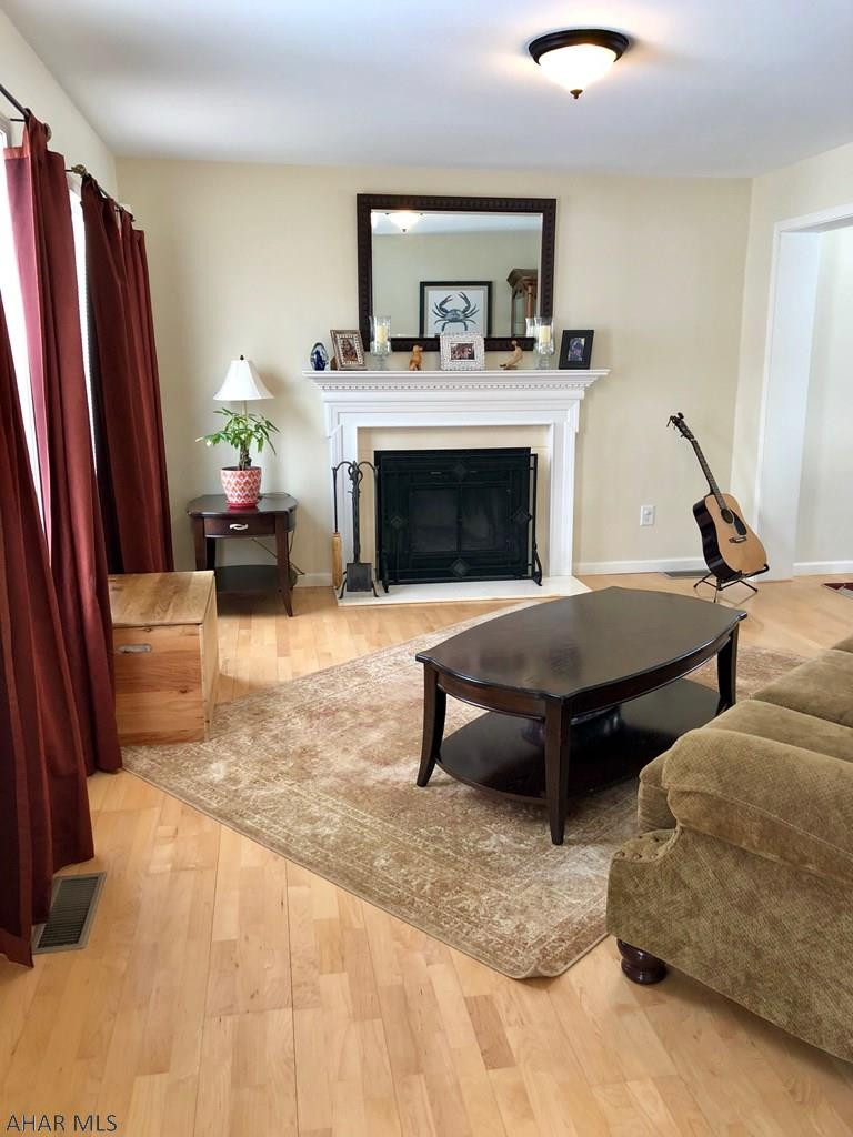 Hawthorne Manor - Residential