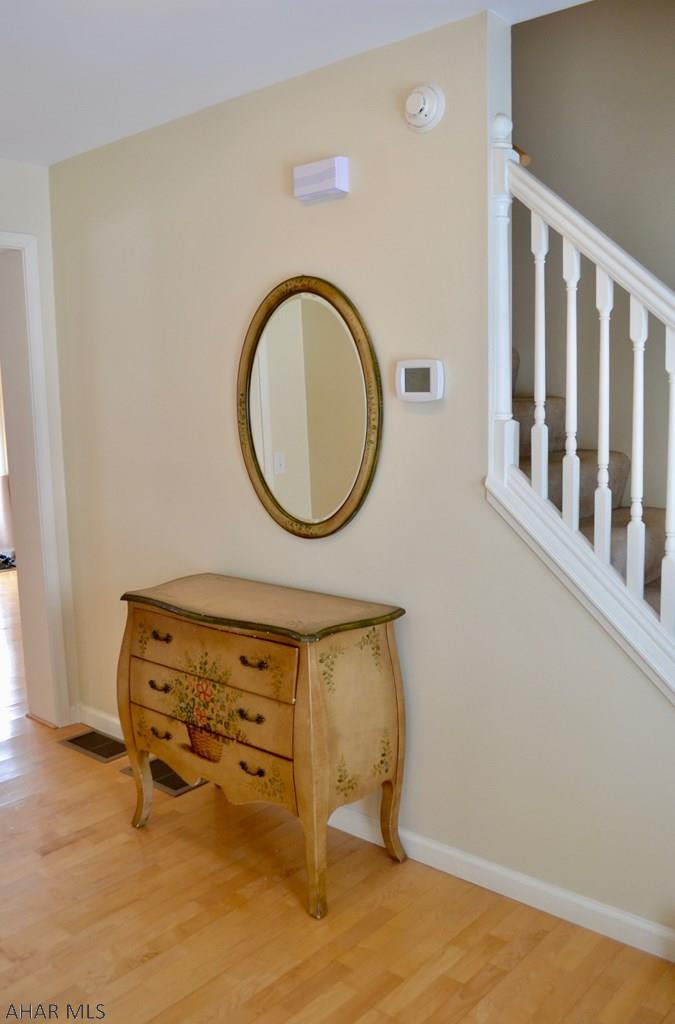 Hawthorne Manor - Residential