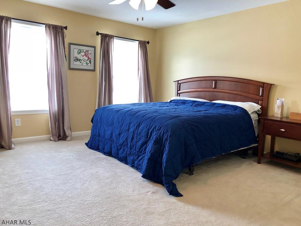 Hawthorne Manor - Residential