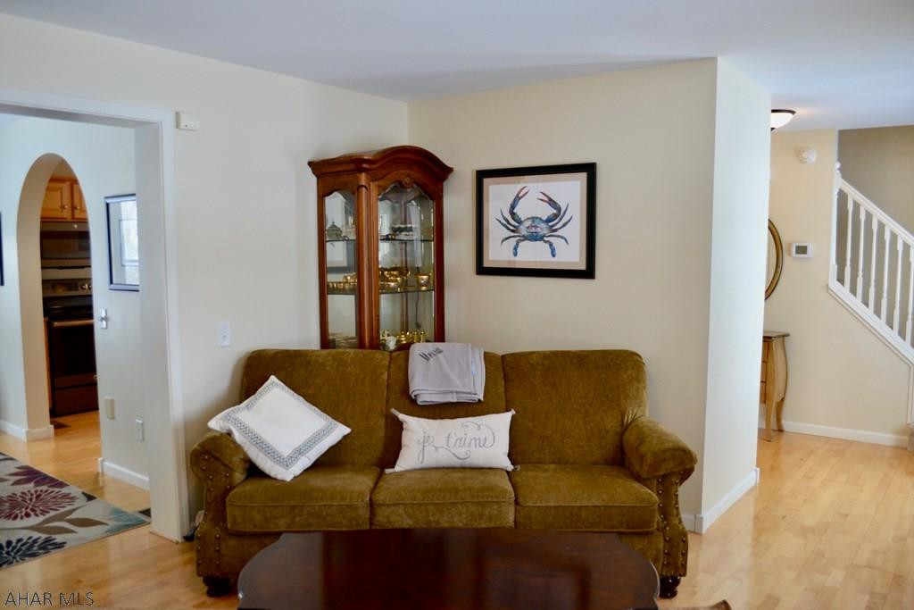 Hawthorne Manor - Residential