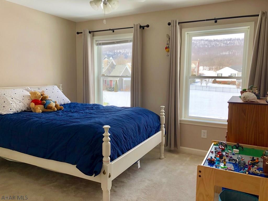 Hawthorne Manor - Residential