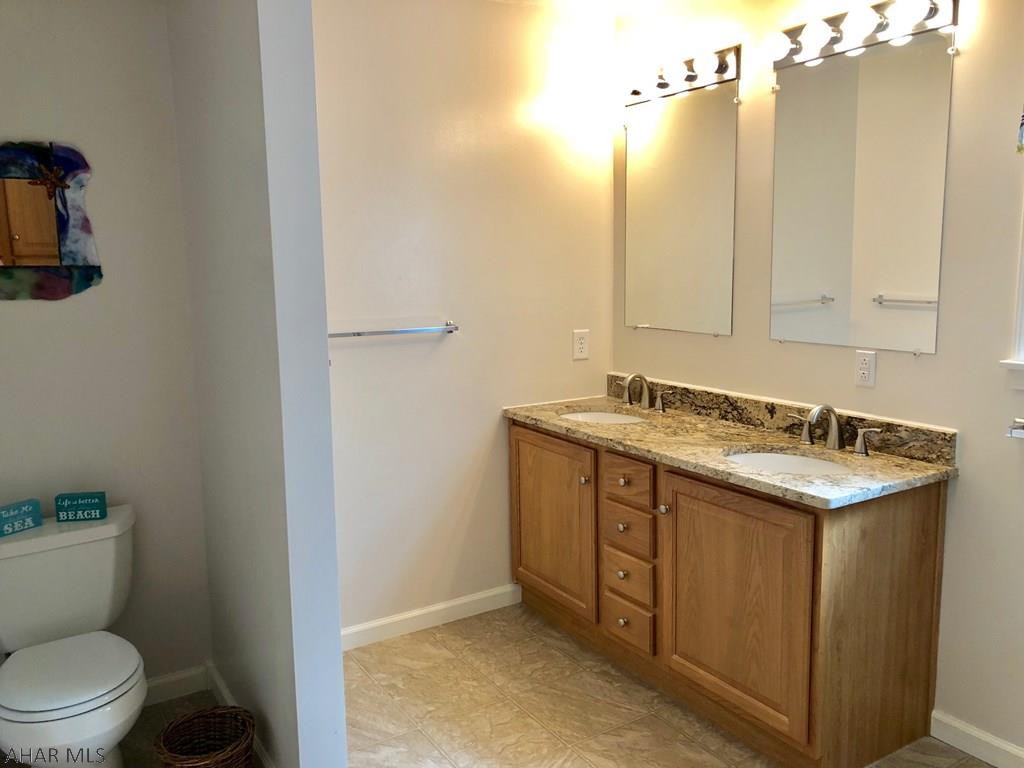 Hawthorne Manor - Residential