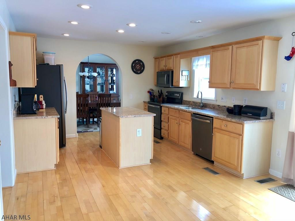 Hawthorne Manor - Residential