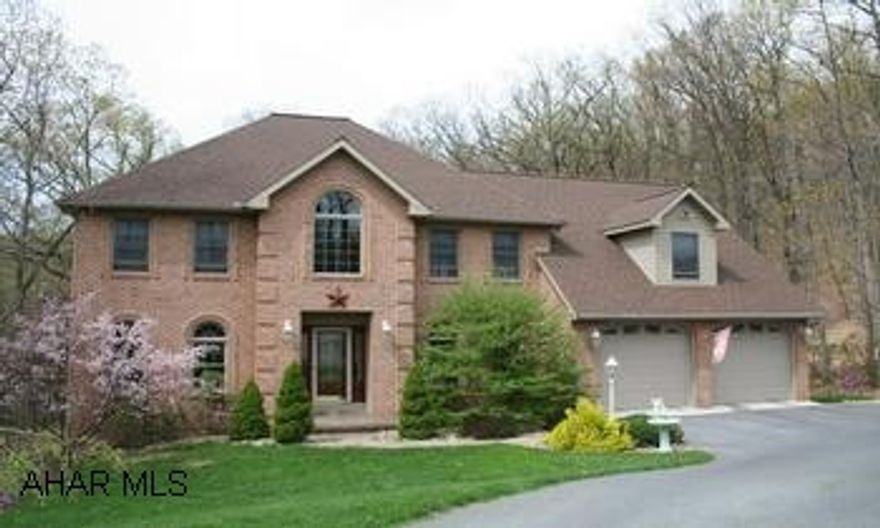 Distinctive 2-story Brick Traditional Executive home located in ideal Bedford residential neighborhood. 5BR/3 full 1 half bath. Distinctive 2-story Brick Traditional Executive home located in ideal Bedford residential neighborhood. 5BR/ 3full 1 half bath. Impressive foyer with chandieler, custom kitchen with cherry cabinets and pantry; breakfast nook with bay window; spacious family room with skylights, fireplace, cathedral ceiling. Formal dining room, living room, den with French Doors. Many upscale amenities; cherry woodwork, hardwood floors, ceramic tile. Downstairs has L. shaped family room, bedroom, bath. Pro landscaping, screened porch, open deck with woodland views, in-ground pool.