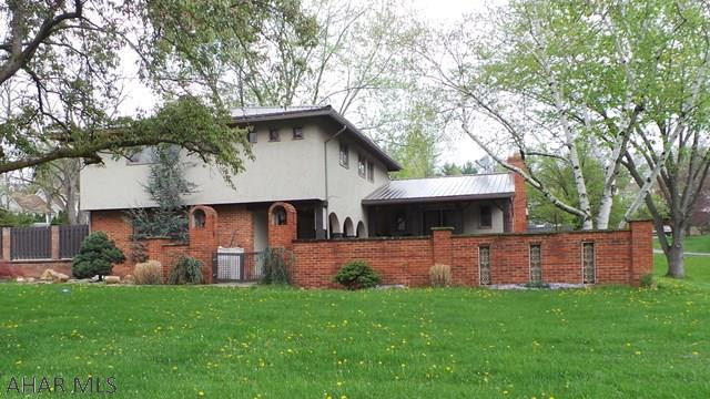 Holiday Manor - Residential