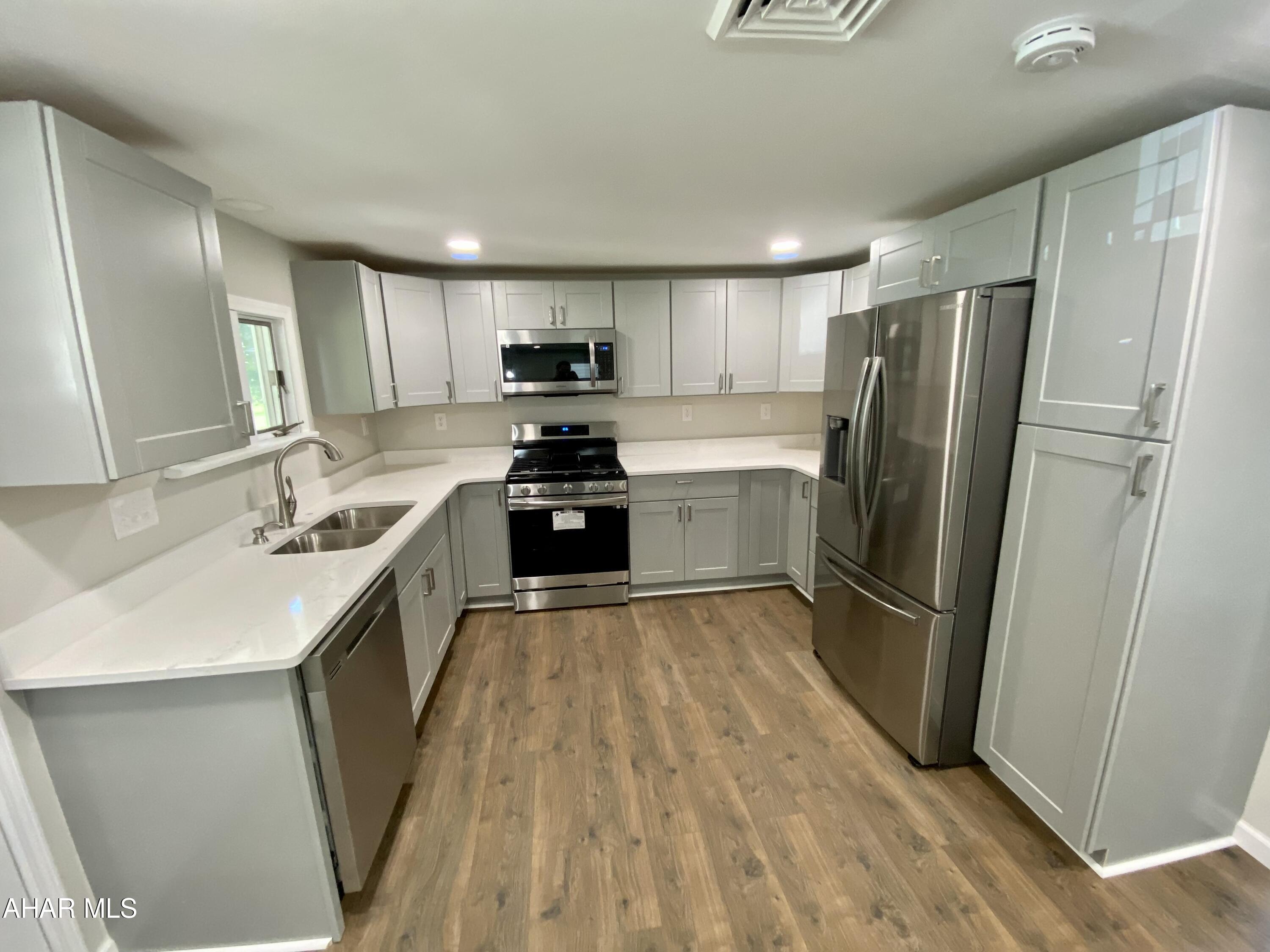 Foot of Ten - Residential