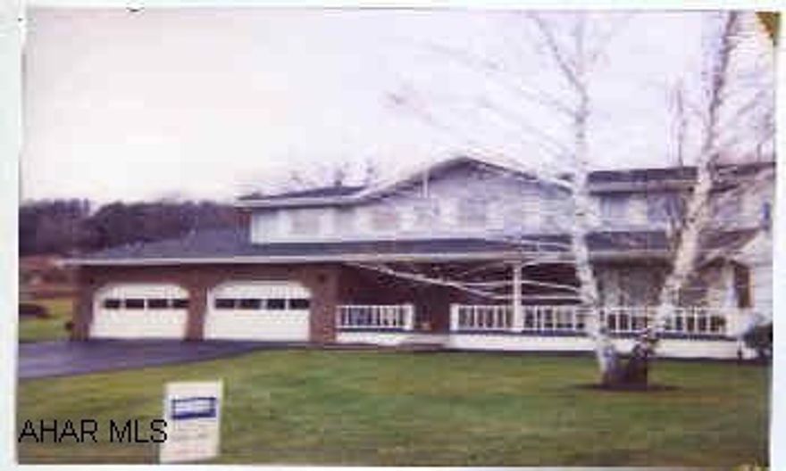 GREAT 2 STORY ON A PRIVATE STREET. SELLERS RELOCATING! LARGE LOT, ENCLOSED PORCH AREA, CENTRAL AIR, MAINTENANCE FREE EXTERIOR. CALL OFFICE FOR SHOWINGS.