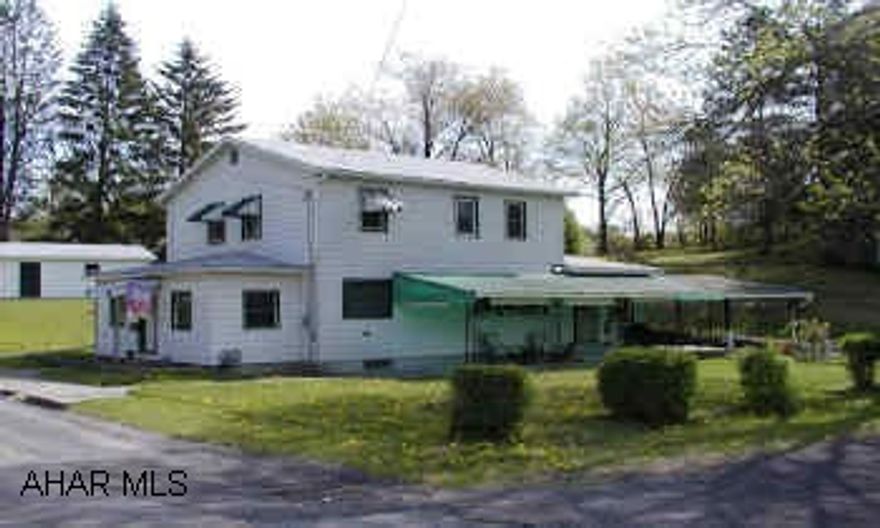 Nice 3 bedroom home on a large lot.  New roof, new furnace, 3 bedrooms, blown-in insulation.  Move-in condition.