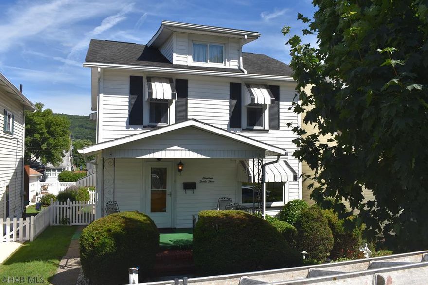 Don't miss the opportunity to own this quaint, well kept, 4 bedroom 1.5 bath home  in a nice neighborhood.  Conveniently located near restaurants, schools and shopping.  This home offers hardwood floors throughout, central air, a front and back covered porch, a fenced in yard and a 2 car carport.