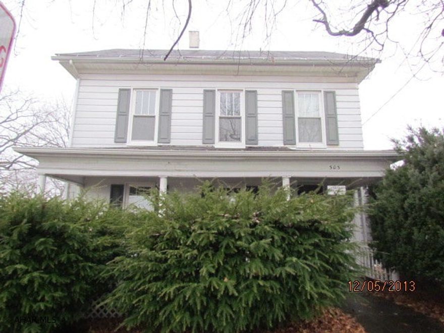 Property being sold As is Buyer must pay 2% transfer tax. Earnest money checks in Cashiers check payable to Colony Realty Group, LTD. This property eligible under Freddie Mac First Look Initiative through 1/8/14. Homesteps offers credit at closing for actual price of home warranty up to $500 for owner-occupant. Ask about details.