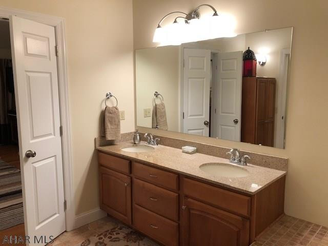 Hawthorne Manor - Residential