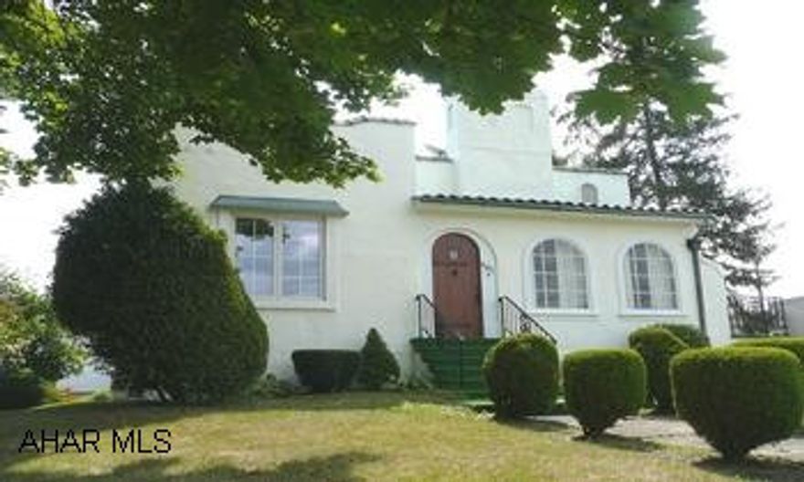 CLASSIC SPANISH STYLE RANCH. STONE FP, 2 CAR GARAGE. NEW WINDOWS, SUN PORCH, ARCHED DOORS. USE FRONT DOOR. CLASSIC SPANISH STYLE RANCH. STONE FP, 2 CAR GARAGE. NEW WINDOWS, SUN PORCH, ARCHED DOORS. USE FRONT DOOR.